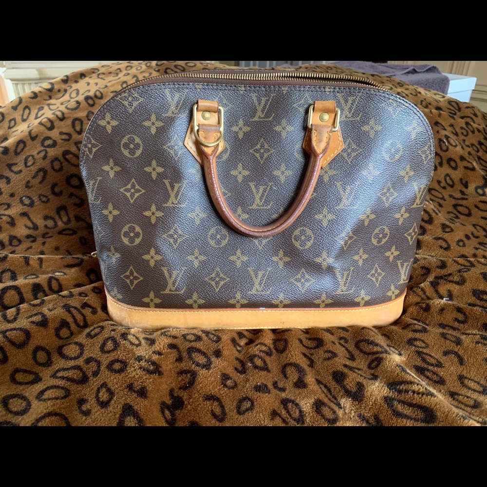 Authentic Louis Vuitton Alma